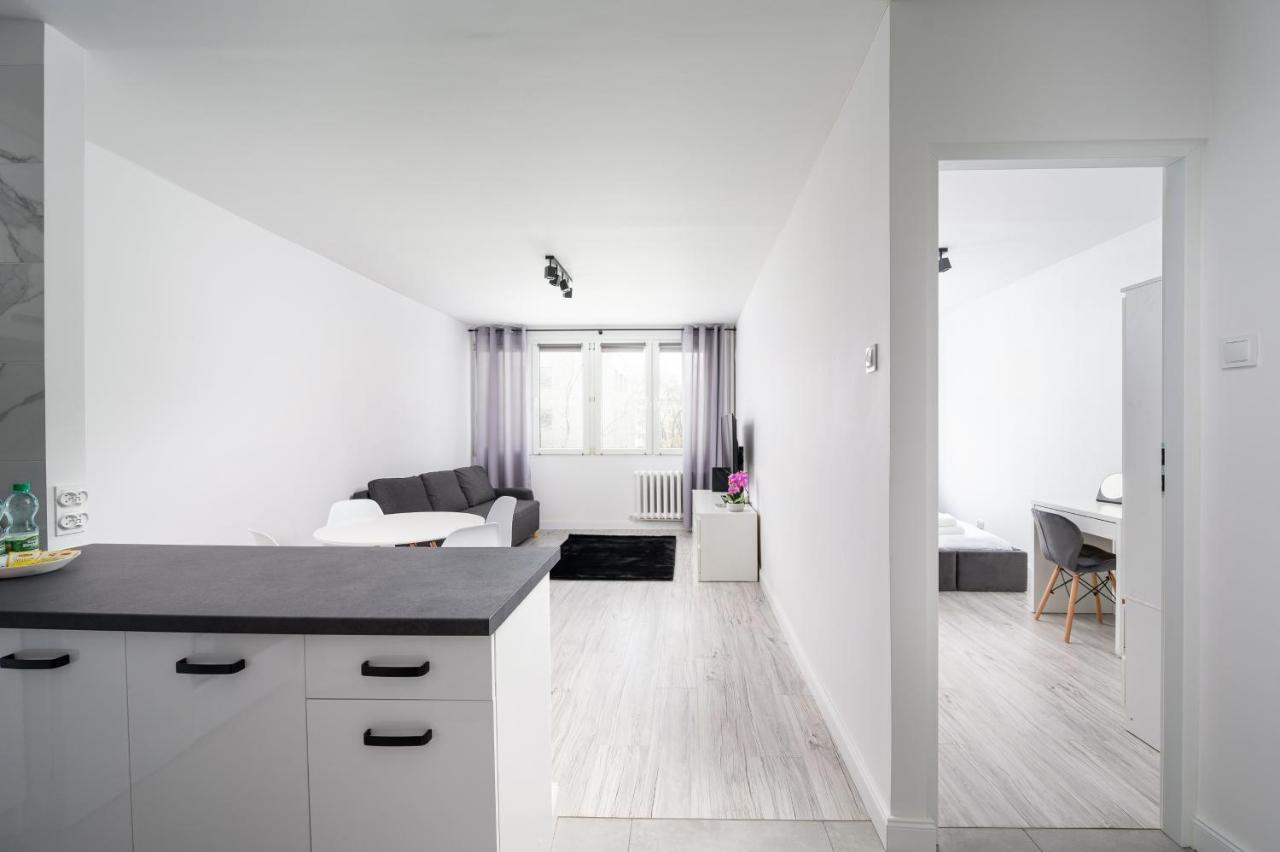 Wierzbno Modern Apartment Warsaw Exterior photo